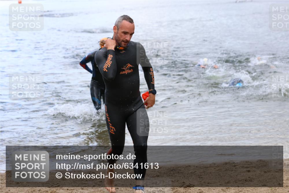 16.06.2024 - 26. Vierlanden-Triathlon Strokosch-Dieckow http://msf.ph/oto/6341613 16.06.2024 13:05:53 Schwimmen  meine-sportfotos.de