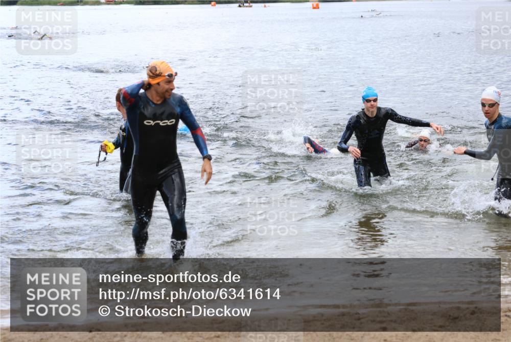 16.06.2024 - 26. Vierlanden-Triathlon Strokosch-Dieckow http://msf.ph/oto/6341614 16.06.2024 13:05:55 Schwimmen  meine-sportfotos.de