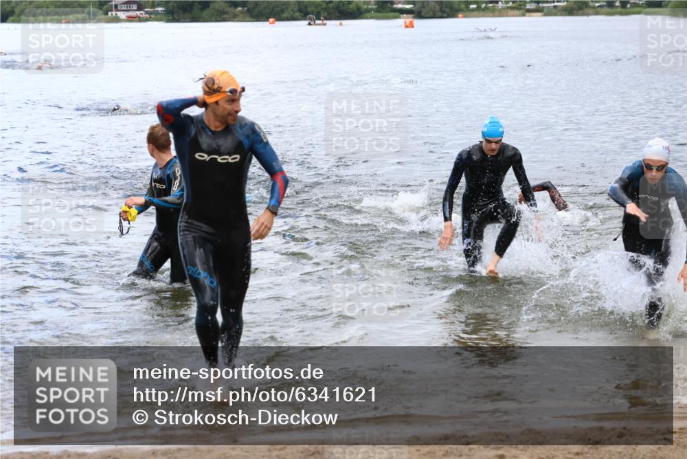 16.06.2024 - 26. Vierlanden-Triathlon Strokosch-Dieckow http://msf.ph/oto/6341621 16.06.2024 13:05:56 Schwimmen  meine-sportfotos.de