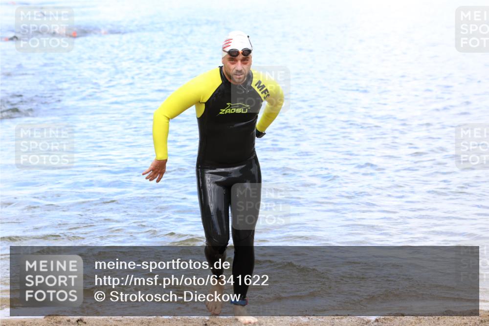 16.06.2024 - 26. Vierlanden-Triathlon Strokosch-Dieckow http://msf.ph/oto/6341622 16.06.2024 13:12:48 Schwimmen  meine-sportfotos.de