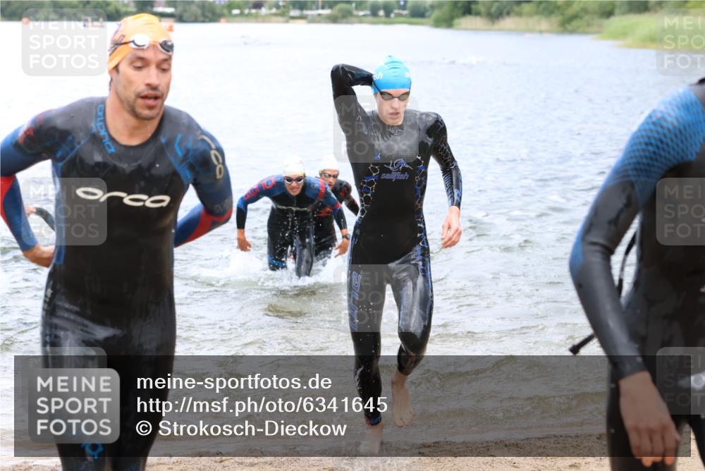 16.06.2024 - 26. Vierlanden-Triathlon Strokosch-Dieckow http://msf.ph/oto/6341645 16.06.2024 13:05:58 Schwimmen  meine-sportfotos.de