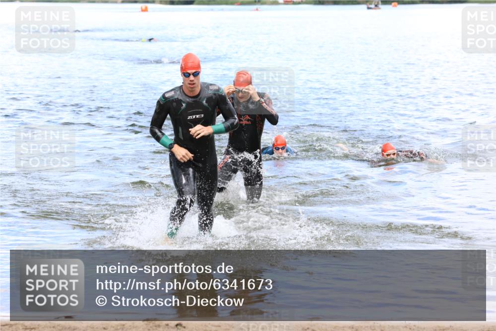 16.06.2024 - 26. Vierlanden-Triathlon Strokosch-Dieckow http://msf.ph/oto/6341673 16.06.2024 13:13:24 Schwimmen  meine-sportfotos.de