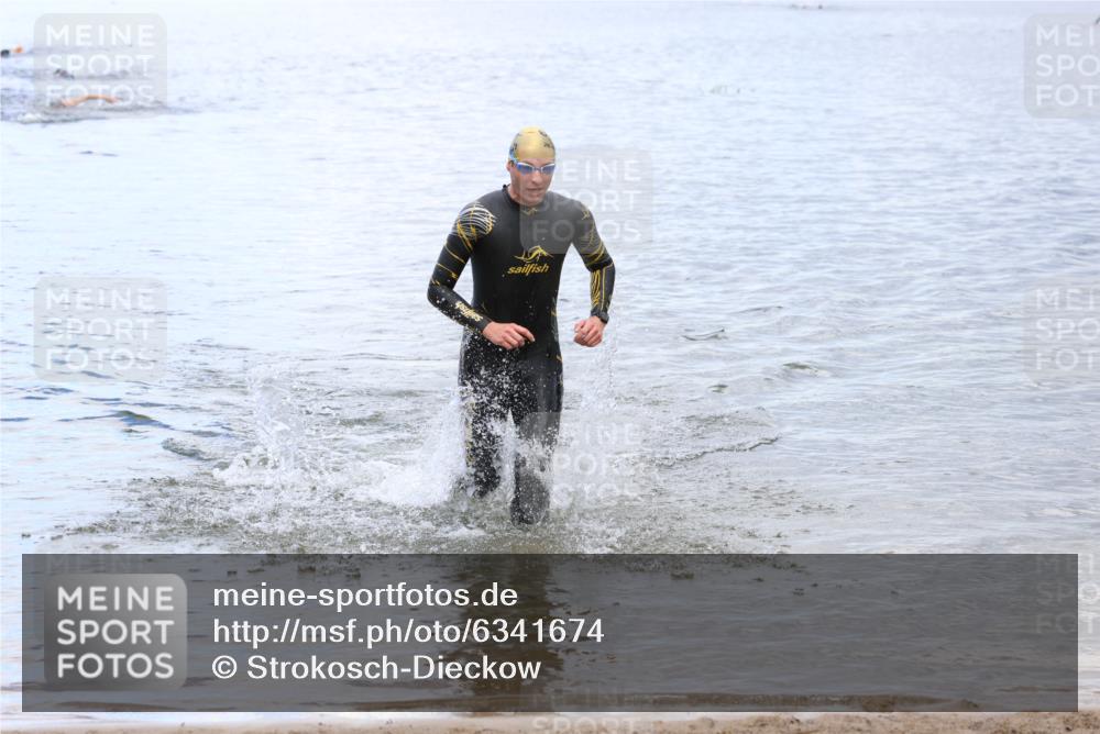 16.06.2024 - 26. Vierlanden-Triathlon Strokosch-Dieckow http://msf.ph/oto/6341674 16.06.2024 13:06:21 Schwimmen  meine-sportfotos.de