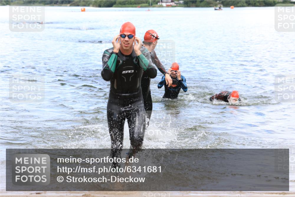 16.06.2024 - 26. Vierlanden-Triathlon Strokosch-Dieckow http://msf.ph/oto/6341681 16.06.2024 13:13:26 Schwimmen  meine-sportfotos.de