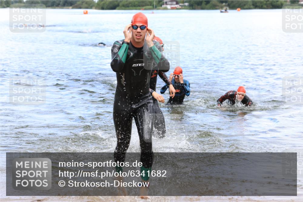 16.06.2024 - 26. Vierlanden-Triathlon Strokosch-Dieckow http://msf.ph/oto/6341682 16.06.2024 13:13:26 Schwimmen  meine-sportfotos.de