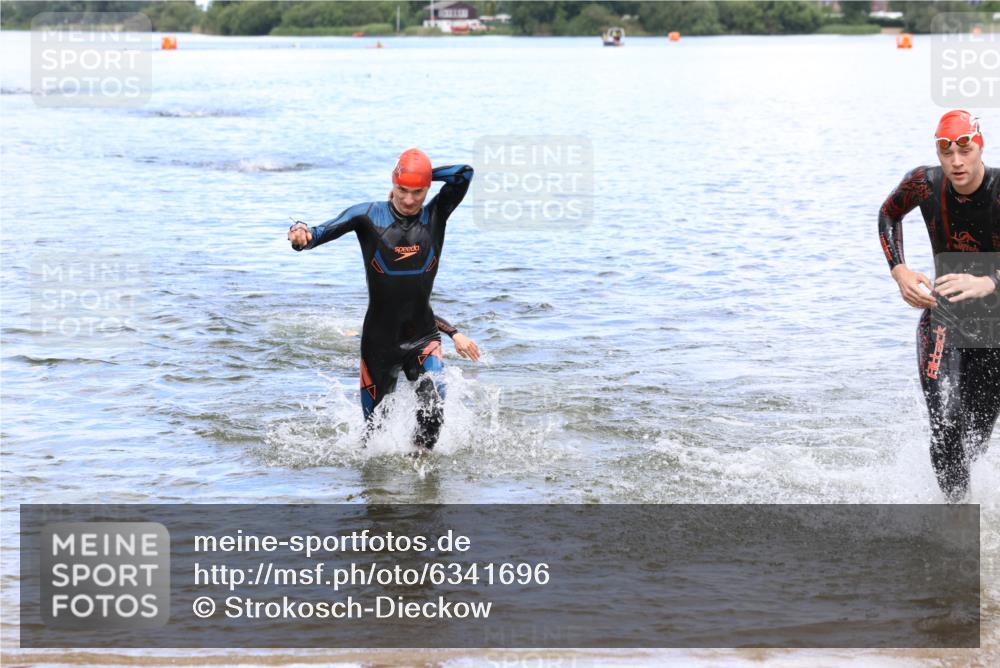 16.06.2024 - 26. Vierlanden-Triathlon Strokosch-Dieckow http://msf.ph/oto/6341696 16.06.2024 13:13:30 Schwimmen  meine-sportfotos.de