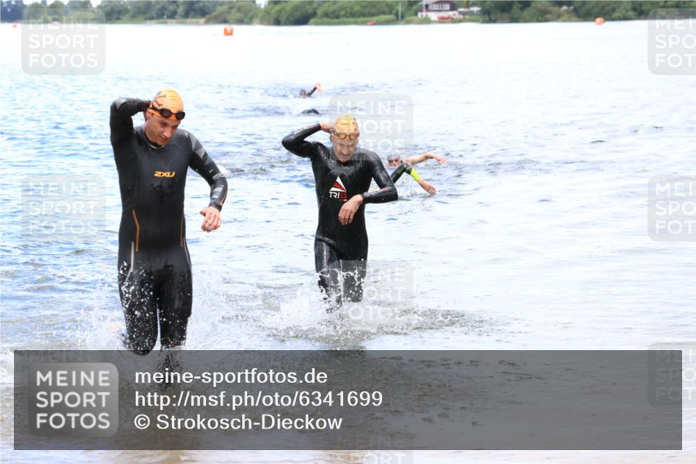 16.06.2024 - 26. Vierlanden-Triathlon Strokosch-Dieckow http://msf.ph/oto/6341699 16.06.2024 13:06:37 Schwimmen  meine-sportfotos.de
