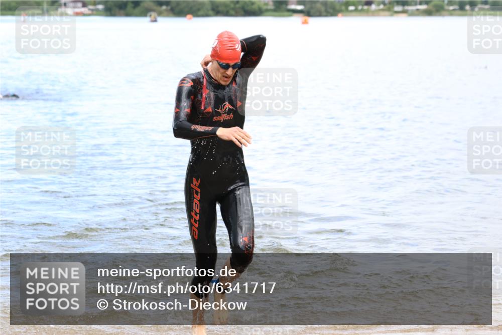 16.06.2024 - 26. Vierlanden-Triathlon Strokosch-Dieckow http://msf.ph/oto/6341717 16.06.2024 13:13:36 Schwimmen  meine-sportfotos.de