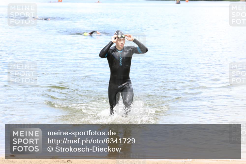 16.06.2024 - 26. Vierlanden-Triathlon Strokosch-Dieckow http://msf.ph/oto/6341729 16.06.2024 13:13:55 Schwimmen  meine-sportfotos.de