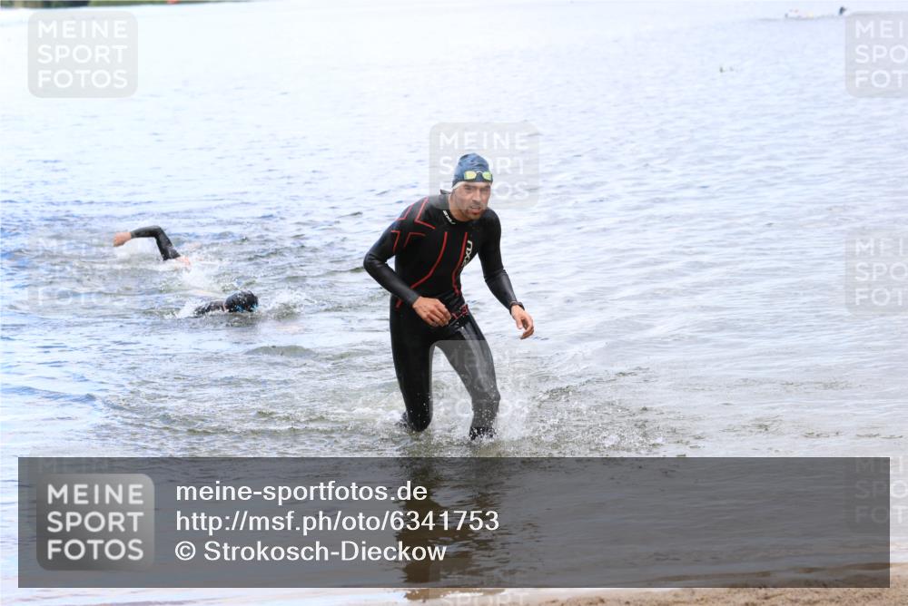 16.06.2024 - 26. Vierlanden-Triathlon Strokosch-Dieckow http://msf.ph/oto/6341753 16.06.2024 13:07:09 Schwimmen  meine-sportfotos.de
