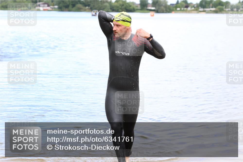 16.06.2024 - 26. Vierlanden-Triathlon Strokosch-Dieckow http://msf.ph/oto/6341761 16.06.2024 13:14:27 Schwimmen  meine-sportfotos.de