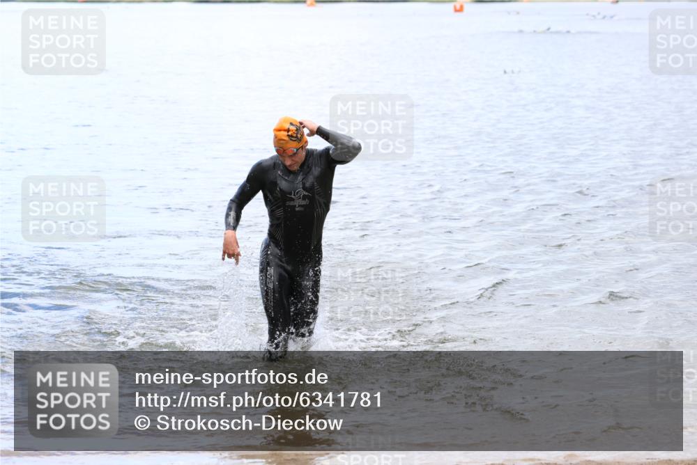 16.06.2024 - 26. Vierlanden-Triathlon Strokosch-Dieckow http://msf.ph/oto/6341781 16.06.2024 13:07:17 Schwimmen  meine-sportfotos.de