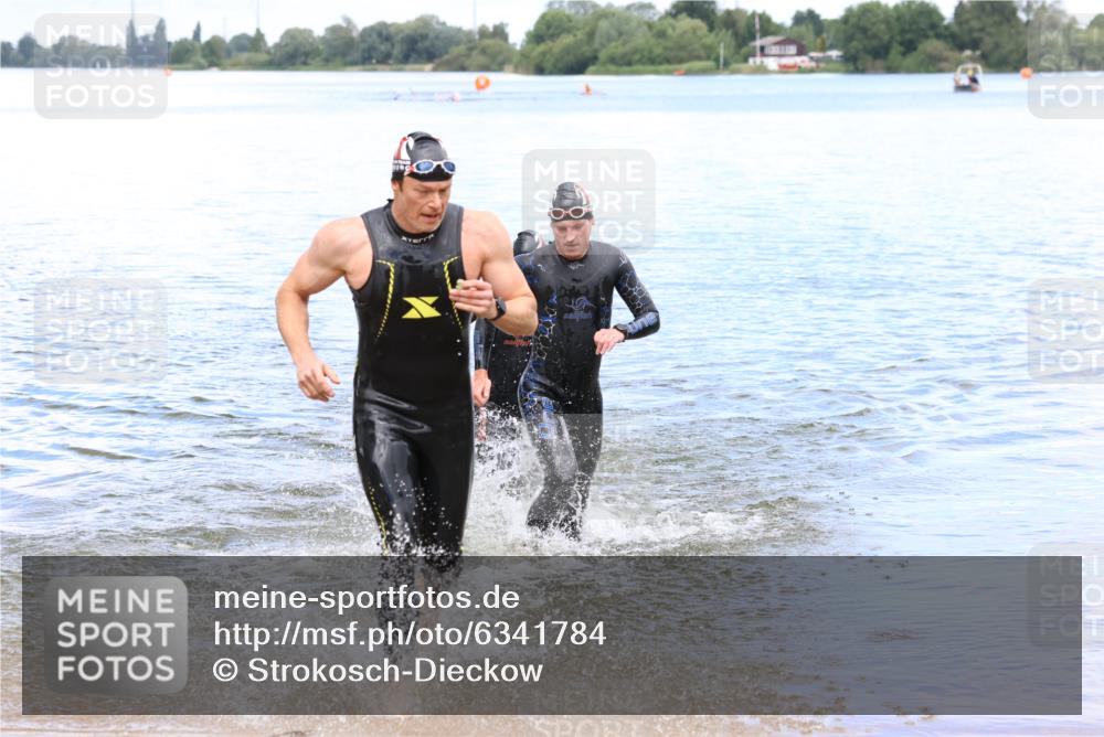 16.06.2024 - 26. Vierlanden-Triathlon Strokosch-Dieckow http://msf.ph/oto/6341784 16.06.2024 13:14:42 Schwimmen  meine-sportfotos.de