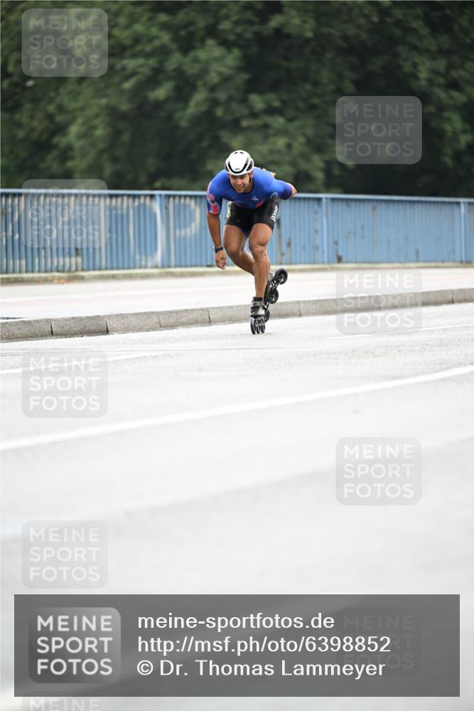 30.06.2024 - hella hamburg halbmarathon Dr. Thomas Lammeyer http://msf.ph/oto/6398852 30.06.2024 08:50:31 Kennedybrücke  meine-sportfotos.de
