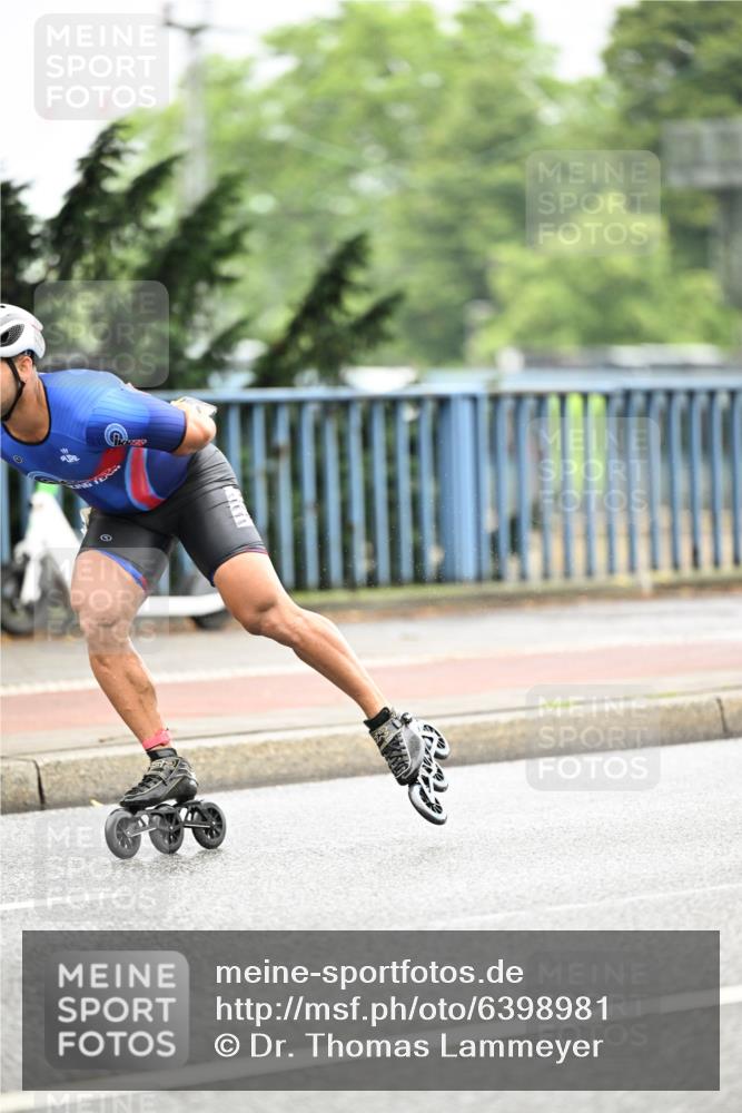 30.06.2024 - hella hamburg halbmarathon Dr. Thomas Lammeyer http://msf.ph/oto/6398981 30.06.2024 08:50:33 Kennedybrücke  meine-sportfotos.de
