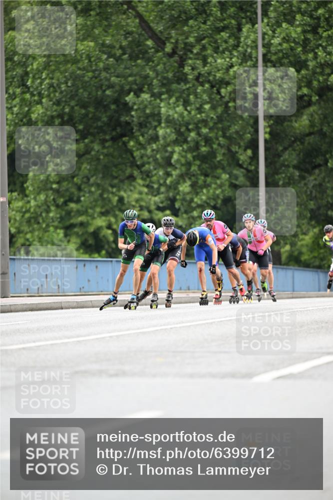 30.06.2024 - hella hamburg halbmarathon Dr. Thomas Lammeyer http://msf.ph/oto/6399712 30.06.2024 08:52:54 Kennedybrücke  meine-sportfotos.de