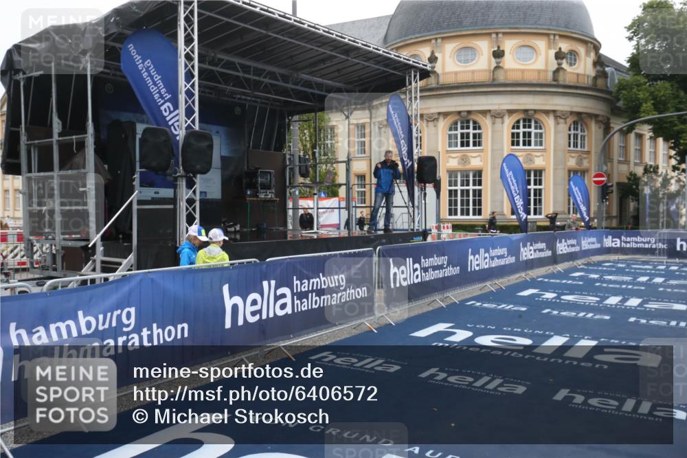 30.06.2024 - hella hamburg halbmarathon Michael Strokosch http://msf.ph/oto/6406572 30.06.2024 08:35:52 Ziel  meine-sportfotos.de