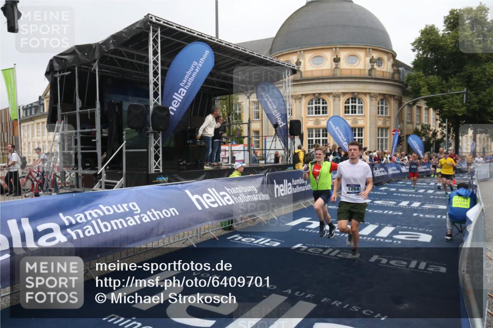 30.06.2024 - hella hamburg halbmarathon Michael Strokosch http://msf.ph/oto/6409701 30.06.2024 10:38:36 Ziel 1264, 1635, 2618, 3291, 3691, 5161, 13047, 13149 meine-sportfotos.de