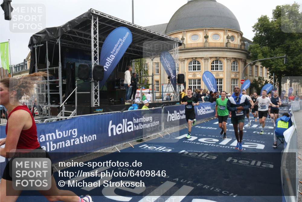 30.06.2024 - hella hamburg halbmarathon Michael Strokosch http://msf.ph/oto/6409846 30.06.2024 10:38:48 Ziel 980, 1574, 1663, 1816, 5308, 5655, 7431, 8143, 8434, 9851, 10614, 11277, 12002, 13025, 13442 meine-sportfotos.de