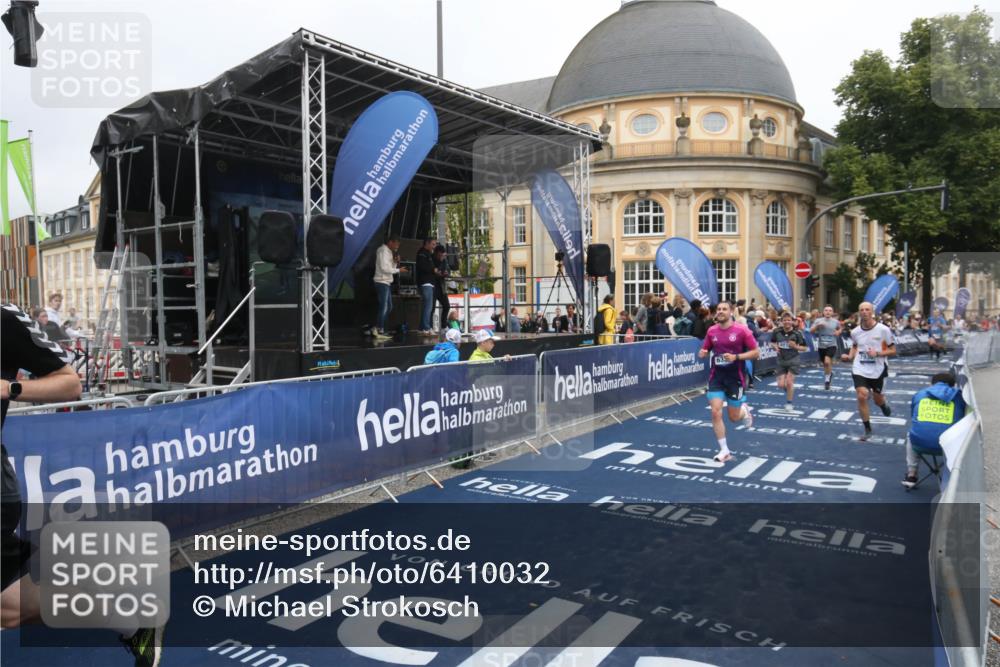 30.06.2024 - hella hamburg halbmarathon Michael Strokosch http://msf.ph/oto/6410032 30.06.2024 10:38:58 Ziel 609, 6333, 7930, 7986, 9810, 10195, 10262, 12316 meine-sportfotos.de