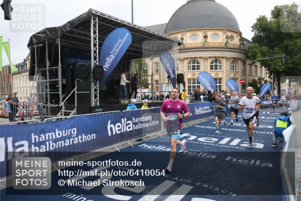 30.06.2024 - hella hamburg halbmarathon Michael Strokosch http://msf.ph/oto/6410054 30.06.2024 10:38:59 Ziel 609, 6333, 7930, 7986, 8919, 9810, 10195, 10262, 12316 meine-sportfotos.de