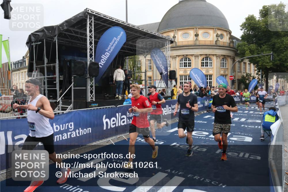 30.06.2024 - hella hamburg halbmarathon Michael Strokosch http://msf.ph/oto/6410261 30.06.2024 10:39:08 Ziel 2003, 2212, 3533, 4969, 6665, 8919, 9432, 9632, 9650, 10453, 10725, 11618, 11793 meine-sportfotos.de