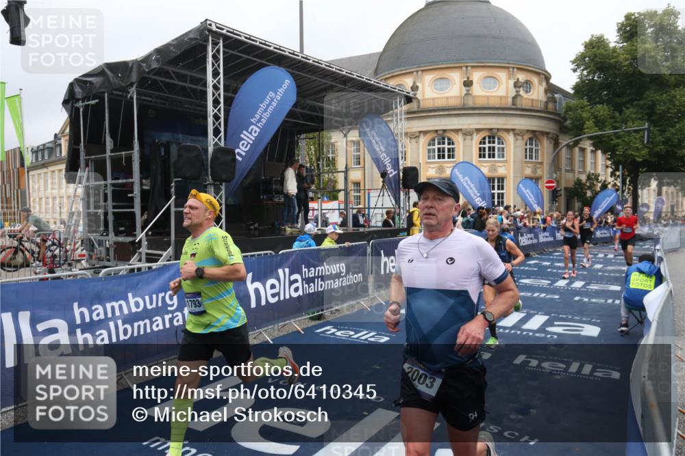 30.06.2024 - hella hamburg halbmarathon Michael Strokosch http://msf.ph/oto/6410345 30.06.2024 10:39:12 Ziel 585, 2003, 2212, 9432, 9760, 10453, 11059, 11550, 11618, 11793 meine-sportfotos.de