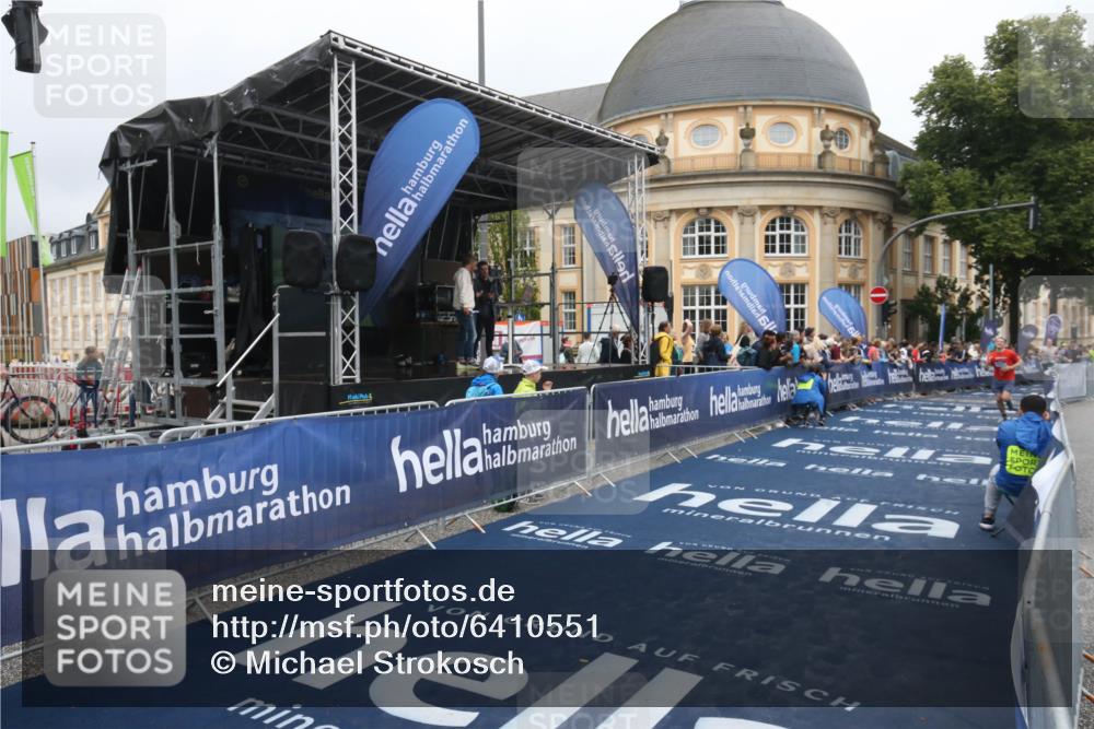 30.06.2024 - hella hamburg halbmarathon Michael Strokosch http://msf.ph/oto/6410551 30.06.2024 10:39:21 Ziel 2991, 6551 meine-sportfotos.de