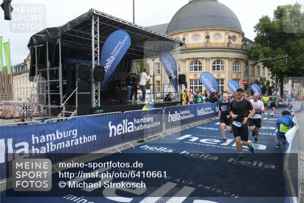 30.06.2024 - hella hamburg halbmarathon Michael Strokosch http://msf.ph/oto/6410661 30.06.2024 10:39:29 Ziel 1208, 1289, 1401, 2991, 9155, 11286, 12206, 13339 meine-sportfotos.de