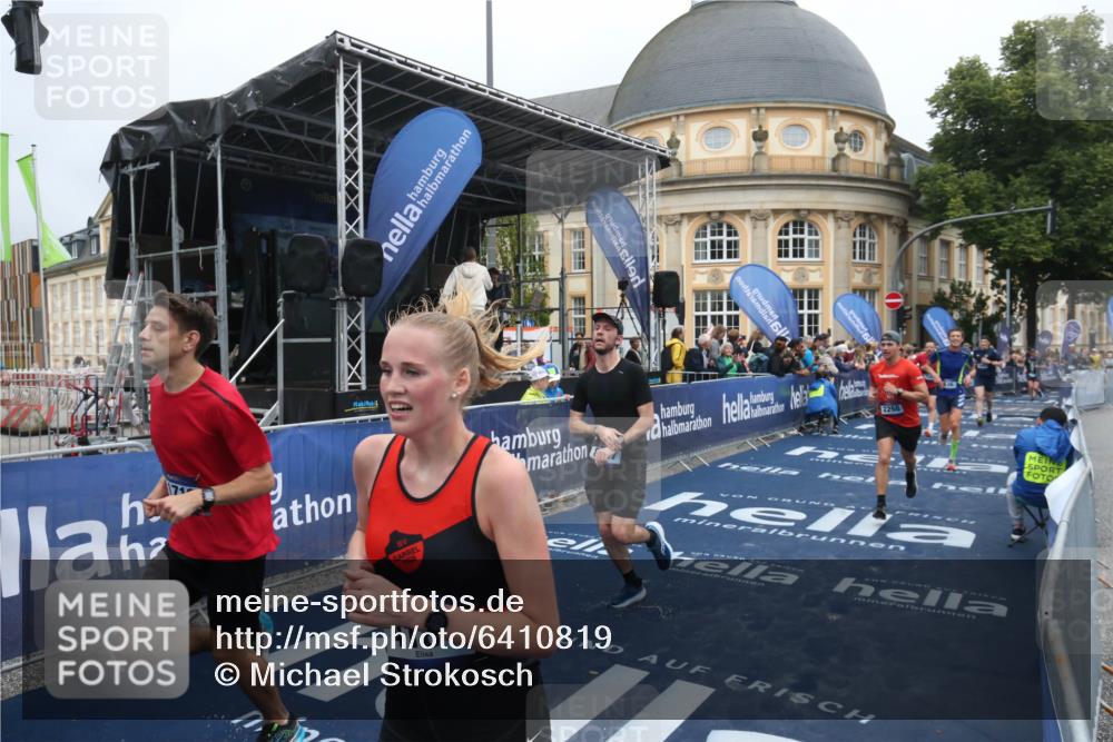30.06.2024 - hella hamburg halbmarathon Michael Strokosch http://msf.ph/oto/6410819 30.06.2024 10:39:38 Ziel 636, 1340, 2268, 4184, 6960, 7503, 8637, 9041, 9155, 11712, 12206 meine-sportfotos.de