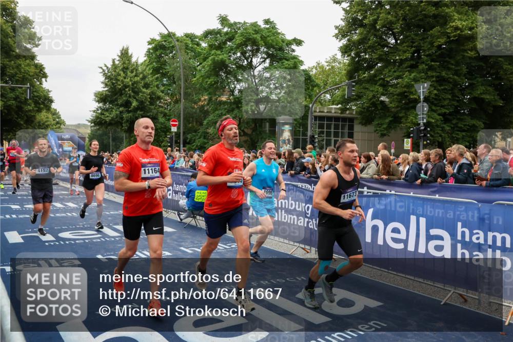 30.06.2024 - hella hamburg halbmarathon Michael Strokosch http://msf.ph/oto/6411667 30.06.2024 11:08:19 Ziel 1125, 1221, 1696, 3726, 4152, 5853, 5981, 6336, 8696, 8967, 9103, 9251, 10442, 10824, 11164, 11202, 11673, 12228 meine-sportfotos.de