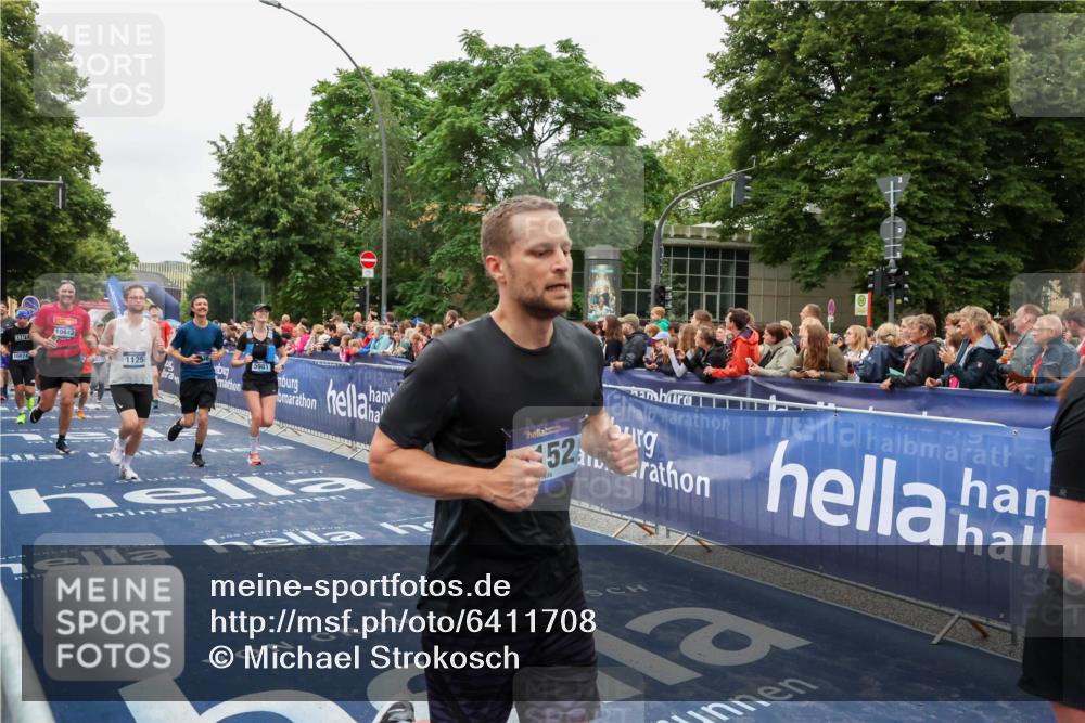 30.06.2024 - hella hamburg halbmarathon Michael Strokosch http://msf.ph/oto/6411708 30.06.2024 11:08:21 Ziel 1125, 1696, 3130, 3401, 3726, 4152, 5853, 5981, 6336, 8696, 8967, 9103, 9251, 10442, 10824, 11673, 11934, 12228 meine-sportfotos.de