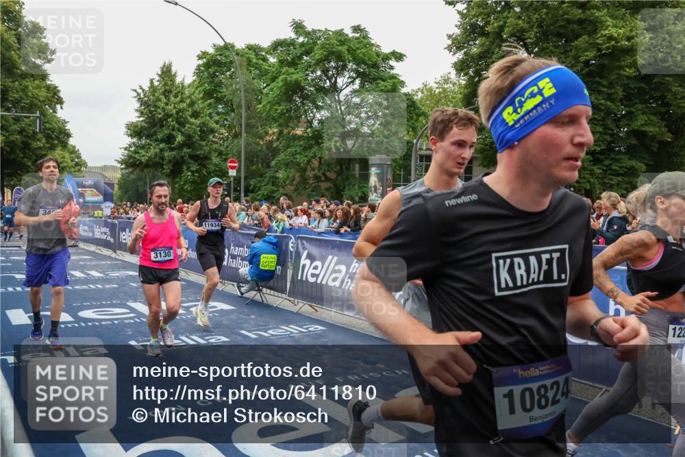 30.06.2024 - hella hamburg halbmarathon Michael Strokosch http://msf.ph/oto/6411810 30.06.2024 11:08:26 Ziel 3130, 3401, 3726, 5302, 8967, 9103, 9251, 9468, 10824, 11934, 12228 meine-sportfotos.de