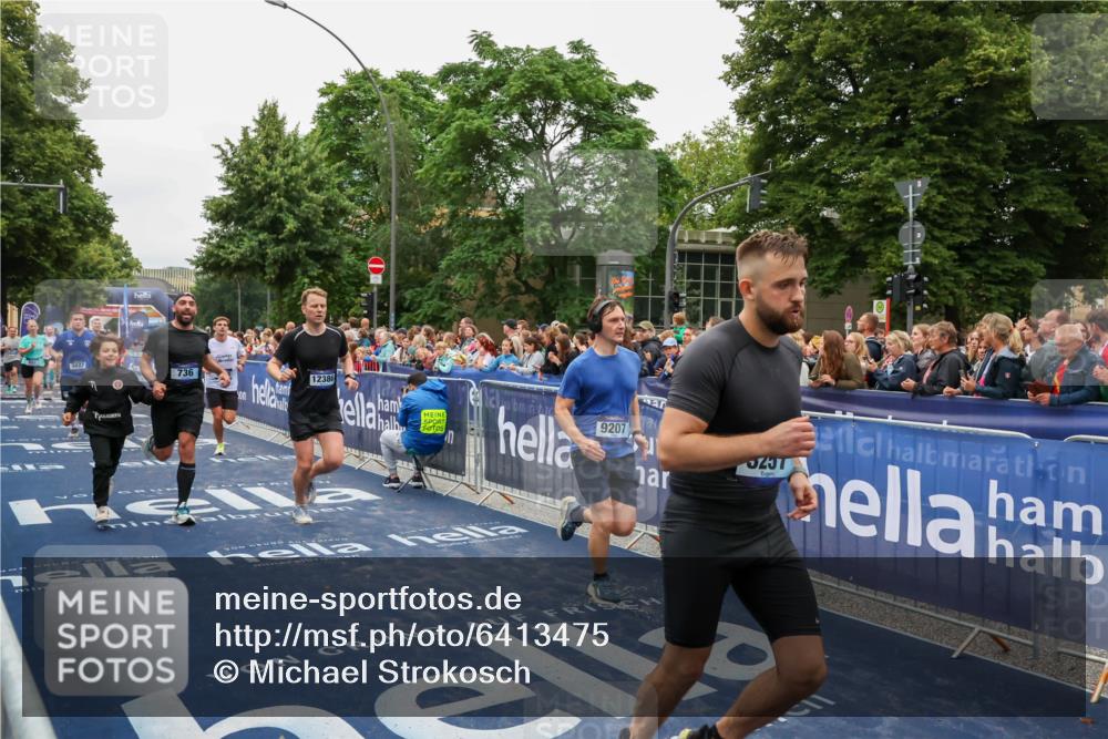 30.06.2024 - hella hamburg halbmarathon Michael Strokosch http://msf.ph/oto/6413475 30.06.2024 11:09:40 Ziel 552, 736, 1836, 3257, 3294, 3827, 4872, 6318, 9142, 9207, 12386, 13300 meine-sportfotos.de