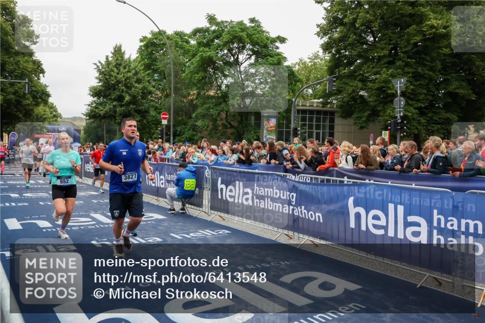 30.06.2024 - hella hamburg halbmarathon Michael Strokosch http://msf.ph/oto/6413548 30.06.2024 11:09:43 Ziel 552, 736, 1523, 1836, 3827, 4632, 4872, 5315, 6318, 9142, 11068, 11078, 12386, 13300 meine-sportfotos.de