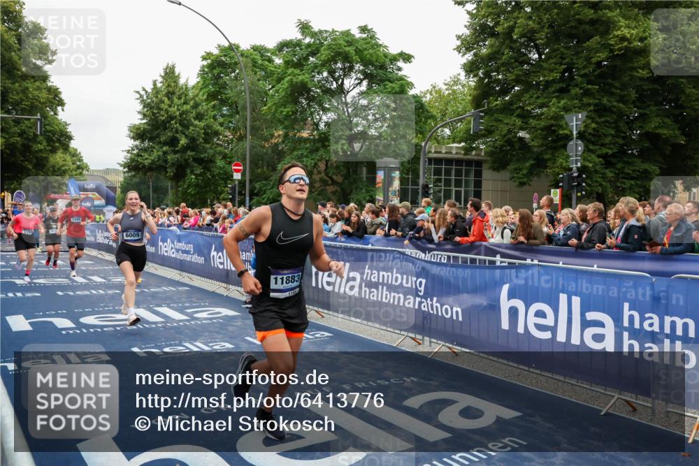 30.06.2024 - hella hamburg halbmarathon Michael Strokosch http://msf.ph/oto/6413776 30.06.2024 11:09:53 Ziel 625, 732, 2488, 2966, 3018, 4201, 4745, 6009, 6997, 9158, 10437, 11883 meine-sportfotos.de