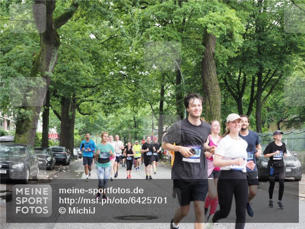 30.06.2024 - hella hamburg halbmarathon MichiJ http://msf.ph/oto/6425701 30.06.2024 11:44:40 Laufen KM 15 2630, 3536, 3756, 3781, 6492, 6494, 6495, 7353, 7799, 8014, 9603, 12095, 12102, 12123 meine-sportfotos.de