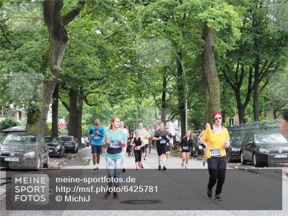 30.06.2024 - hella hamburg halbmarathon MichiJ http://msf.ph/oto/6425781 30.06.2024 11:44:41 Laufen KM 15 2630, 3536, 3655, 3756, 3781, 6492, 6494, 6495, 7353, 7799, 9131, 9603, 9882, 12095, 12102, 12123 meine-sportfotos.de
