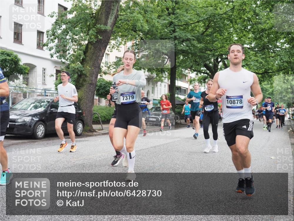 30.06.2024 - hella hamburg halbmarathon KatJ http://msf.ph/oto/6428730 30.06.2024 10:38:25 Laufen KM 15 538, 913, 968, 1032, 1136, 1400, 1509, 1515, 2090, 2194, 2232, 2707, 3108, 3114, 3226, 4257, 4288, 4471, 4517, 4606, 4765, 5099, 5117, 5181, 5364, 5621, 6023, 6320, 6321, 6934, 6997, 7085, 7088, 7284, 7379, 7625, 7633, 7694, 7702, 8035, 8450, 8663, 9038, 9630, 9996, 10089, 10834, 10878, 10888, 11007, 11010, 11273, 11274, 11431 meine-sportfotos.de