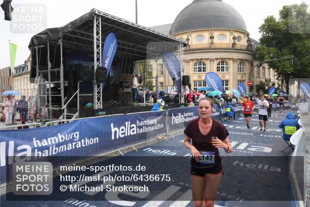 30.06.2024 - hella hamburg halbmarathon Michael Strokosch http://msf.ph/oto/6436675 30.06.2024 12:21:36 Ziel 2147, 3794, 4636, 5070, 5979, 7144, 8306, 10787 meine-sportfotos.de