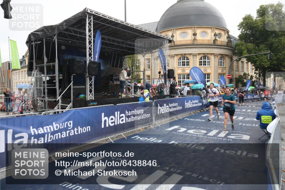 30.06.2024 - hella hamburg halbmarathon Michael Strokosch http://msf.ph/oto/6438846 30.06.2024 12:22:18 Ziel 2424, 6624, 6735, 12229, 12244, 13048 meine-sportfotos.de