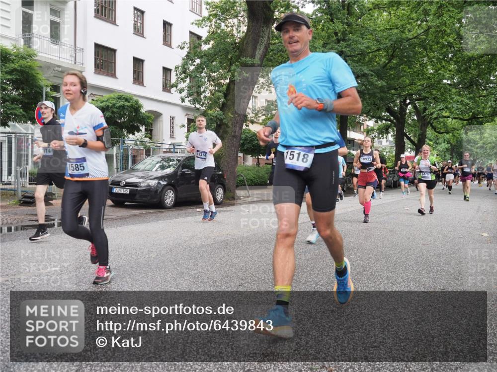 30.06.2024 - hella hamburg halbmarathon KatJ http://msf.ph/oto/6439843 30.06.2024 10:39:55 Laufen KM 15 1386, 1450, 1472, 1518, 1554, 1585, 2156, 2182, 2338, 2728, 4389, 4762, 4911, 5060, 5661, 6355, 6462, 6463, 6479, 6887, 6970, 6972, 7174, 7519, 7769, 8374, 8726, 9083, 9754, 10069, 10105, 10213, 10283, 10340, 10341, 10917, 10933, 11387, 11474, 11811, 11920, 12040, 12155, 12374, 13180, 13293, 13298 meine-sportfotos.de