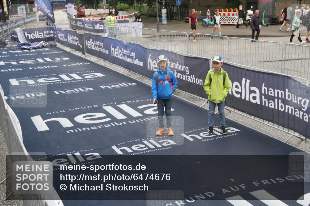 30.06.2024 - hella hamburg halbmarathon Michael Strokosch http://msf.ph/oto/6474676 30.06.2024 08:06:36 Ziel  meine-sportfotos.de