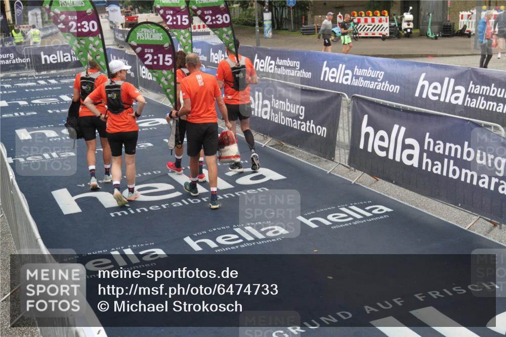 30.06.2024 - hella hamburg halbmarathon Michael Strokosch http://msf.ph/oto/6474733 30.06.2024 08:13:12 Ziel  meine-sportfotos.de
