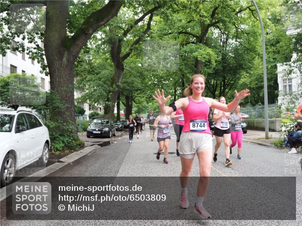 30.06.2024 - hella hamburg halbmarathon MichiJ http://msf.ph/oto/6503809 30.06.2024 11:08:29 Laufen KM 15 666, 1077, 1590, 1614, 1707, 2080, 3063, 3745, 4718, 5393, 5989, 6455, 6731, 6732, 6976, 8703, 8704, 8705, 8707, 8744, 9074, 9994, 10692, 10847, 11630, 11846, 11906, 12066, 12507 meine-sportfotos.de