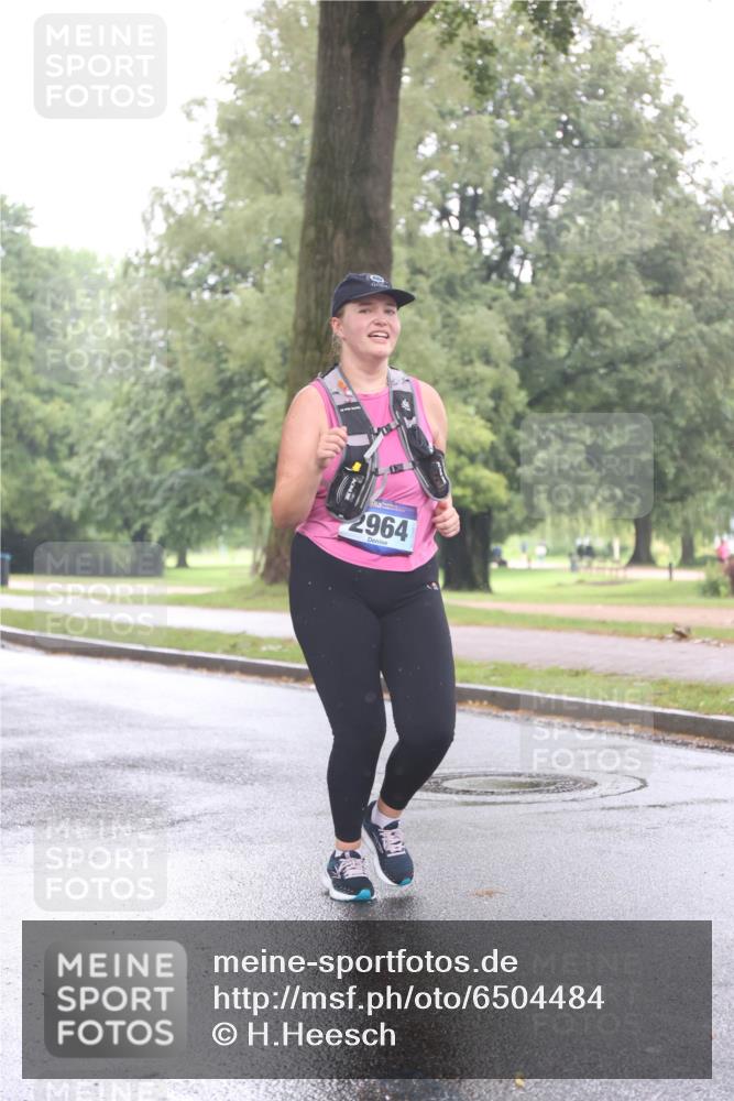 30.06.2024 - hella hamburg halbmarathon H.Heesch http://msf.ph/oto/6504484 30.06.2024 12:21:20 Zwischen KM18-KM19 1373, 1743, 2964, 3166, 3417, 3775, 3776, 4781, 5535, 5536, 7489 meine-sportfotos.de