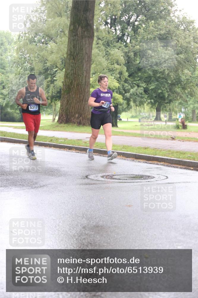 30.06.2024 - hella hamburg halbmarathon H.Heesch http://msf.ph/oto/6513939 30.06.2024 12:24:22 Zwischen KM18-KM19 1641, 3416, 4721, 5311, 5312, 5677, 8811, 10644 meine-sportfotos.de
