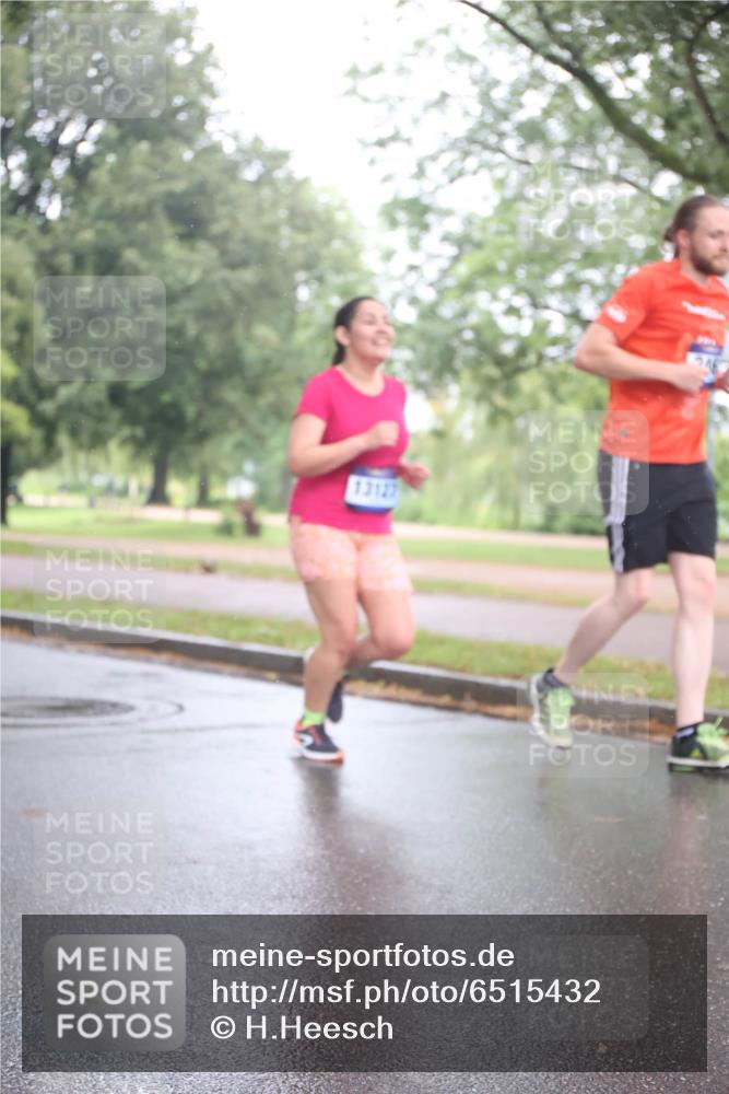 30.06.2024 - hella hamburg halbmarathon H.Heesch http://msf.ph/oto/6515432 30.06.2024 12:24:45 Zwischen KM18-KM19 2460, 4048, 6005, 6633, 6634, 7159, 9717, 9984, 11687, 12184, 13127 meine-sportfotos.de