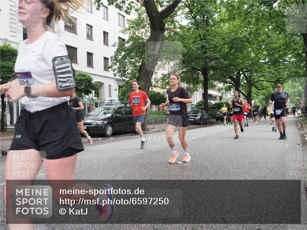 30.06.2024 - hella hamburg halbmarathon KatJ http://msf.ph/oto/6597250 30.06.2024 11:08:52 Laufen KM 15 579, 1460, 1462, 1569, 1672, 1798, 1832, 2227, 2489, 2742, 3161, 3696, 3697, 3719, 3720, 4016, 4306, 4307, 4804, 4853, 4855, 5609, 7266, 7594, 8998, 9091, 9138, 10160, 10515, 10647, 11575, 11752, 12197, 12282, 12283, 12562, 13028, 13209, 13262 meine-sportfotos.de