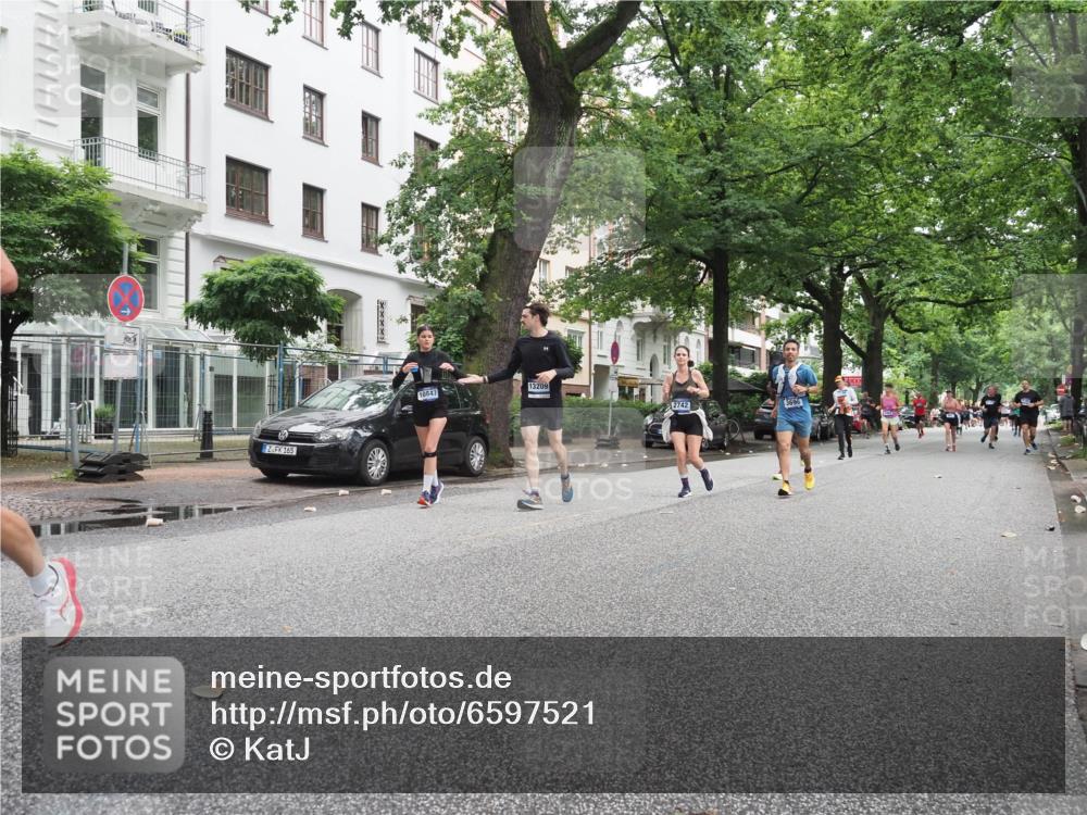 30.06.2024 - hella hamburg halbmarathon KatJ http://msf.ph/oto/6597521 30.06.2024 11:09:01 Laufen KM 15 867, 1198, 1460, 1462, 1496, 1807, 2110, 2227, 2742, 3696, 4114, 4804, 4853, 4855, 7599, 8998, 9788, 10515, 10647, 11752, 12197, 13209 meine-sportfotos.de